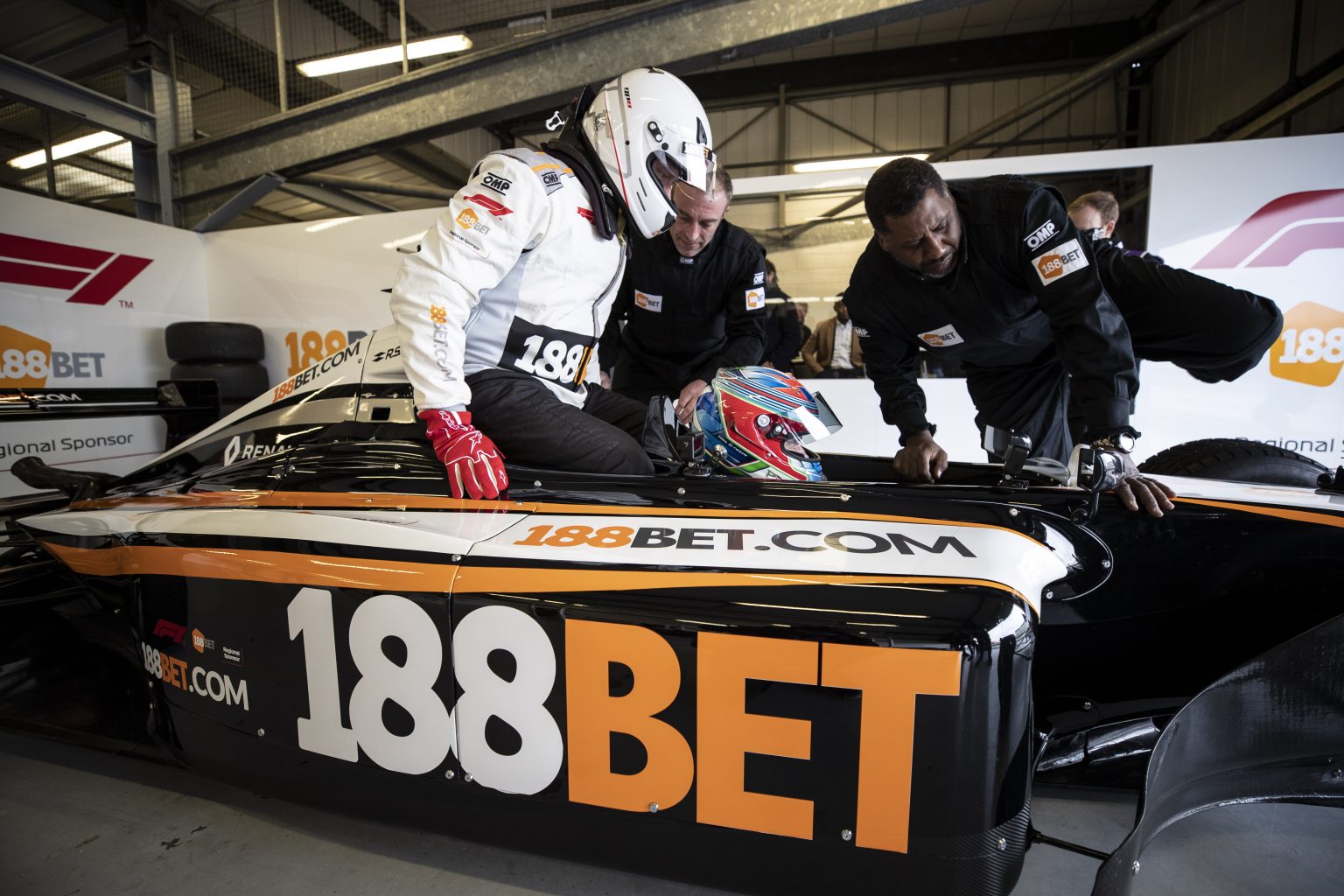 Linimasa Kolaborasi & Sorotan Musim